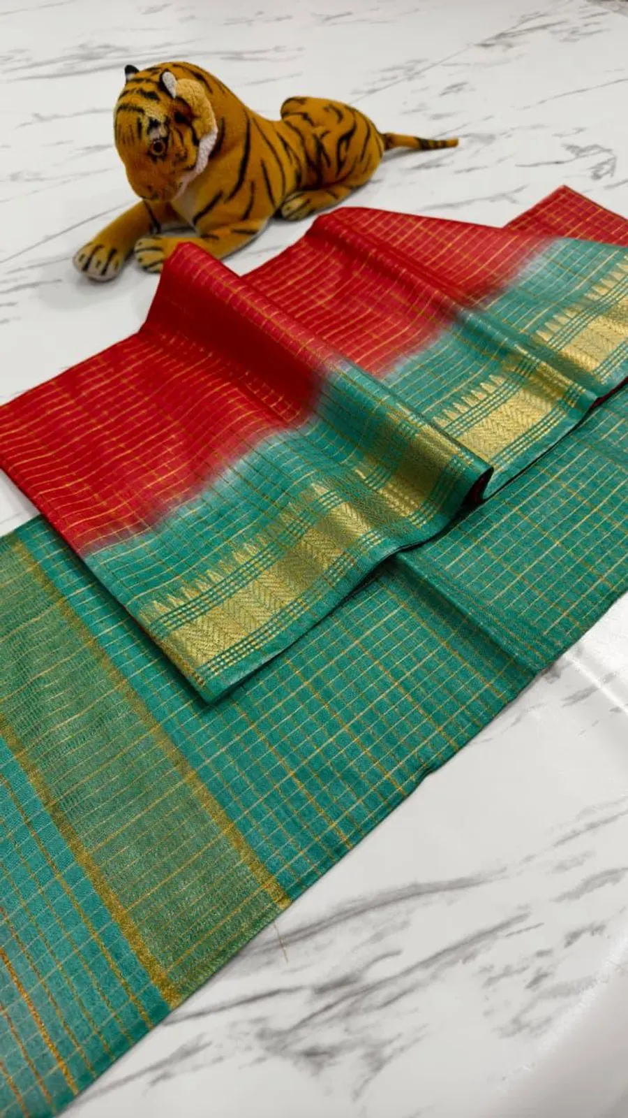 Traditional Mangalgiri Cotton Saree with Mini Check Design & Handwoven Finish